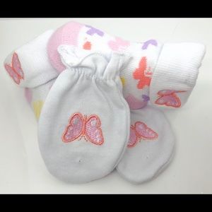 Stepping Stones Socks & Mitts Set